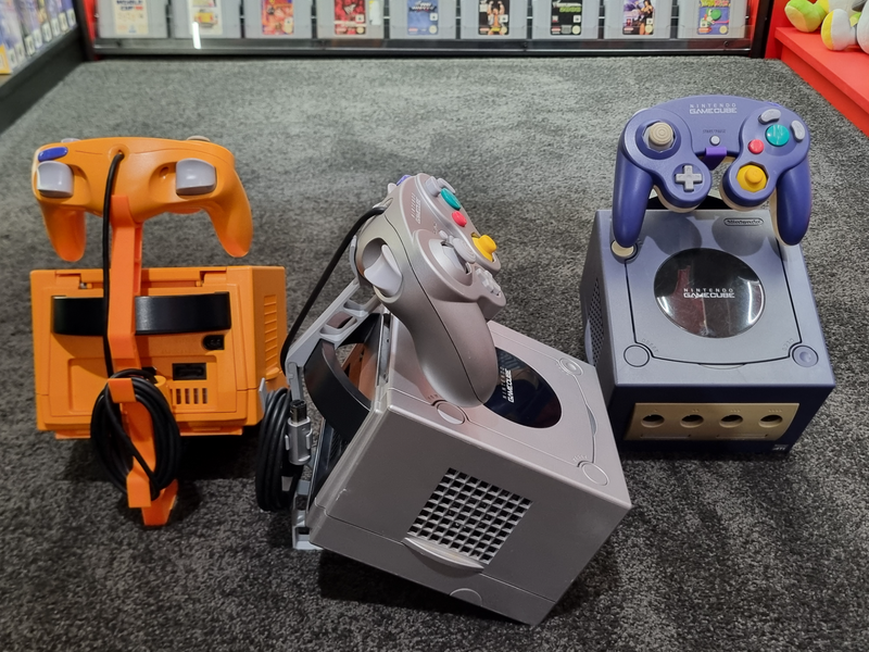 Nintendo GameCube Console and Controller Display Stand