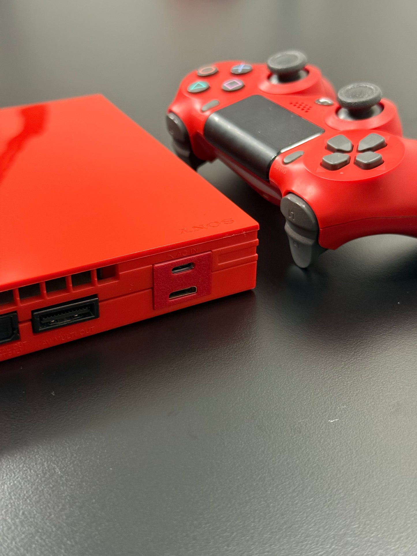 PlayStation 2 Slim - Ultimate Cinnabar Red Edition